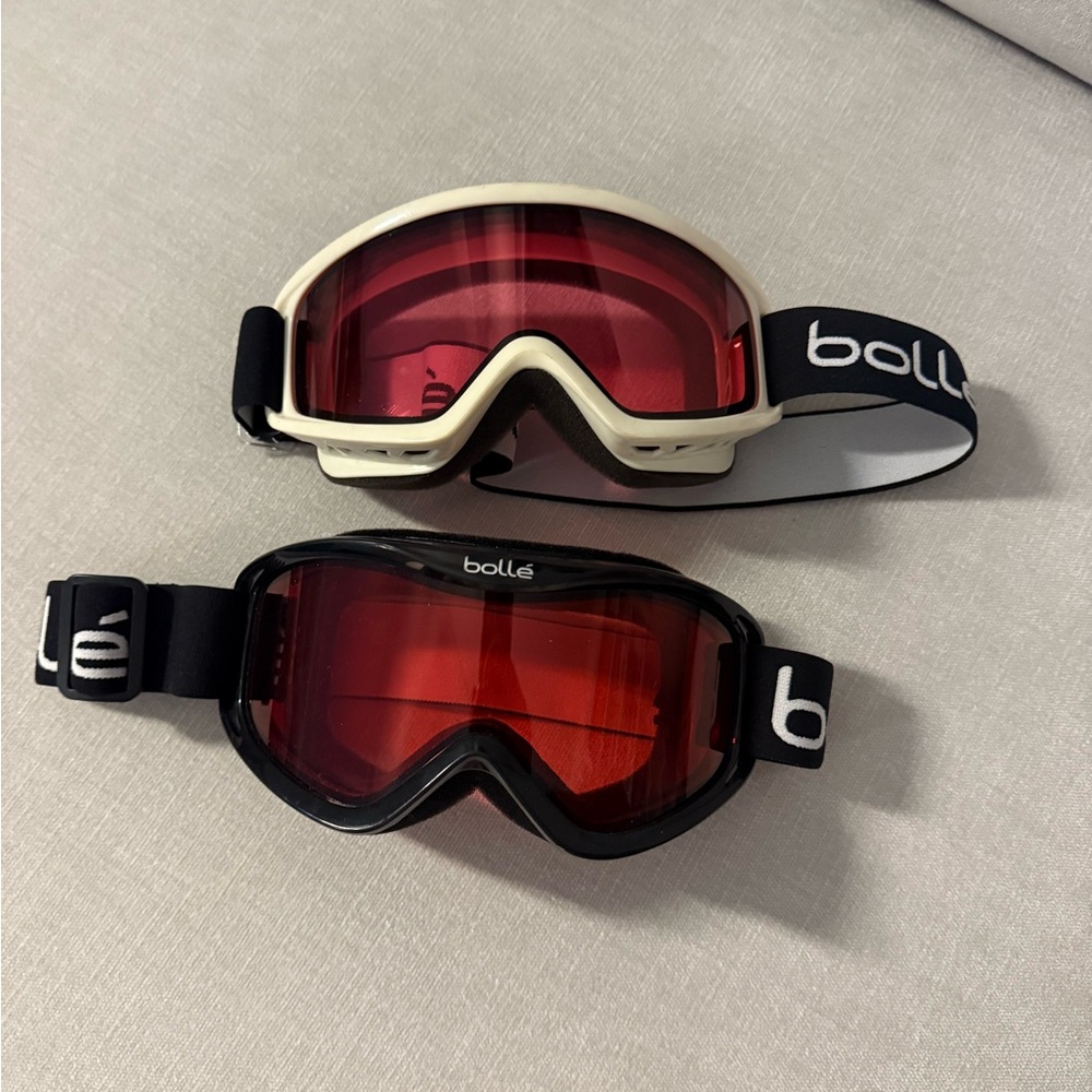 Bolle Ski Goggles - white and Black with red lenses - new never used